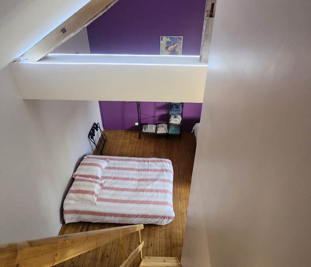 Vue depuis la mezzanine dans la chambre le V