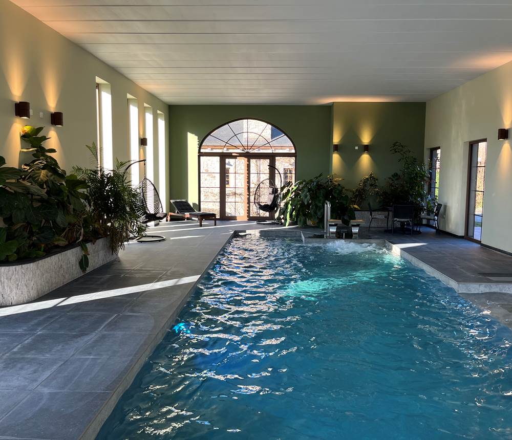 Piscine intérieure chauffée (min 28°) toute l'année