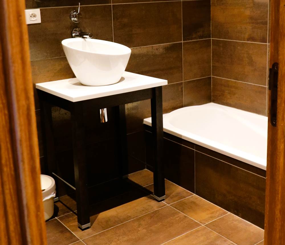 Salle de bain, baignoire, lavabo, WC