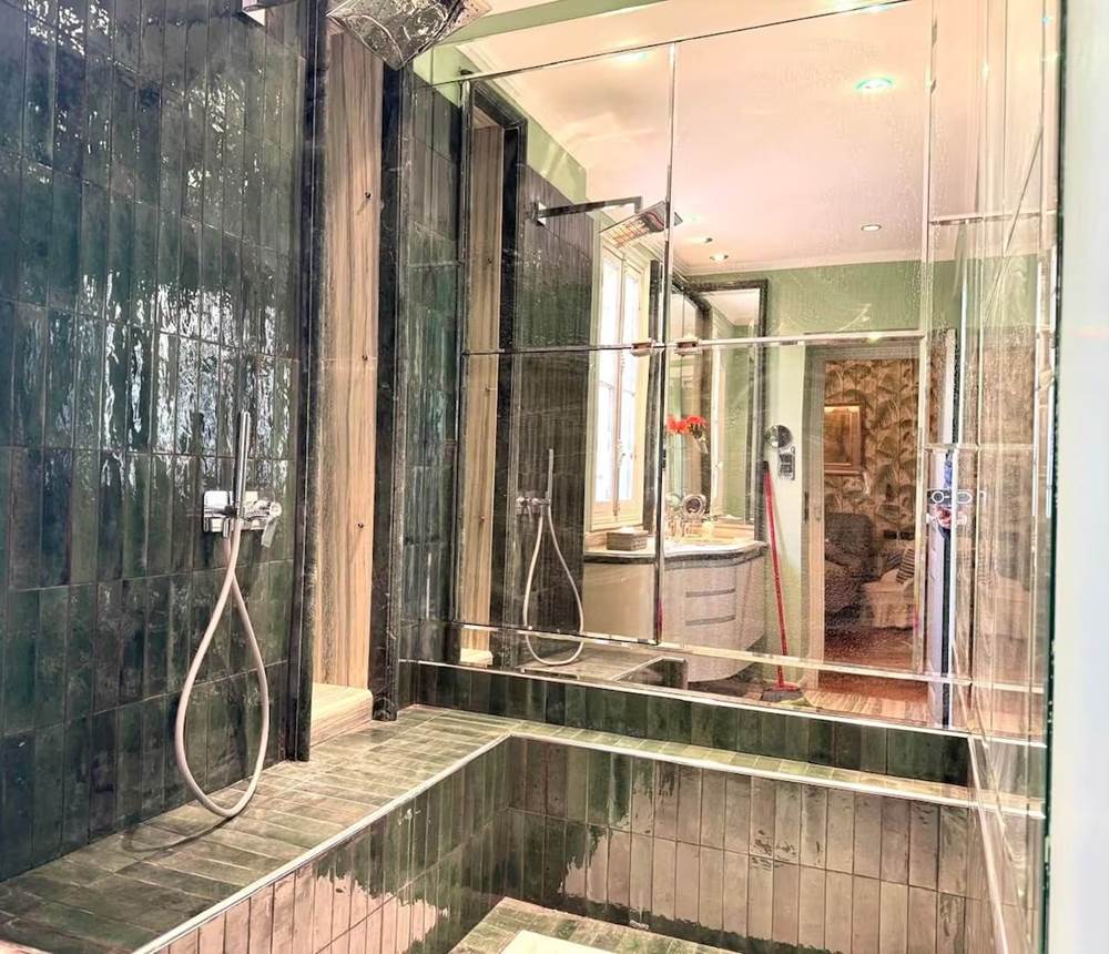 Salle de bain n°1