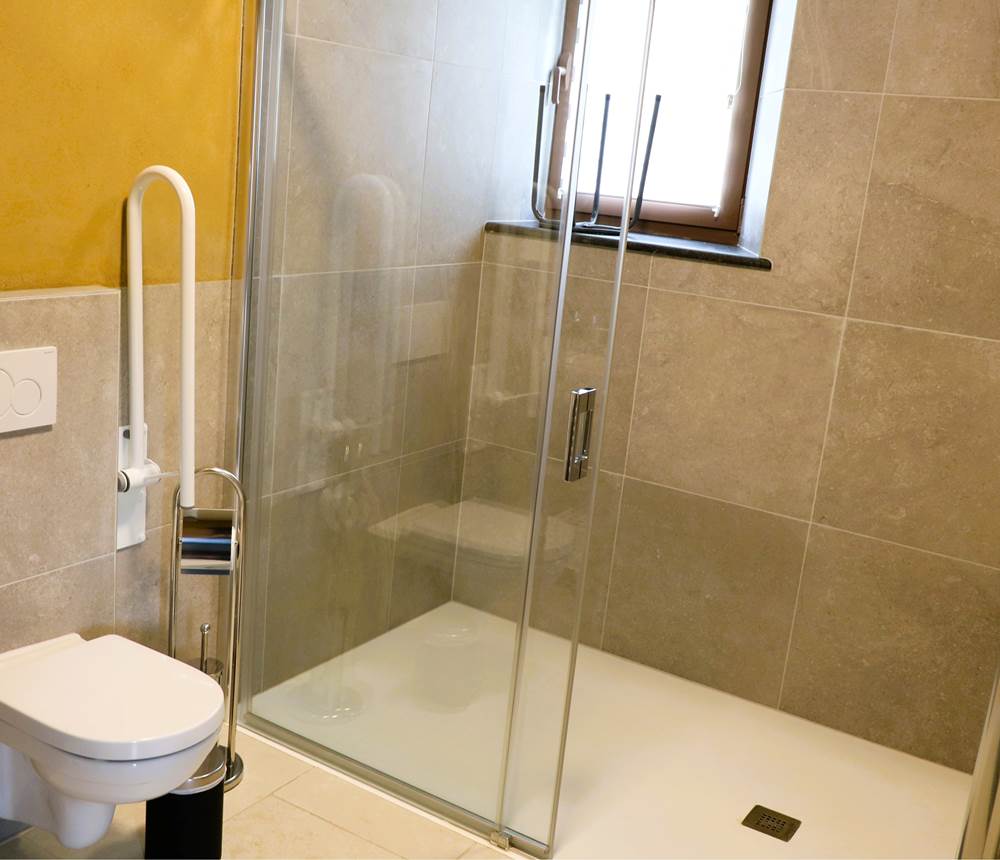 Salle de bain adaptée PMR