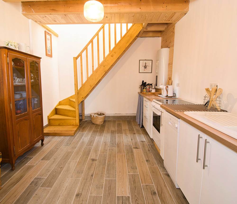 The Lodge Gite - Dining and Kitchen Area