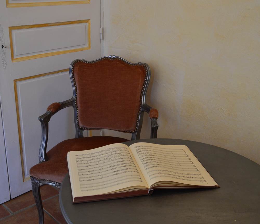 Le coin lecture de la chambre Fontaine