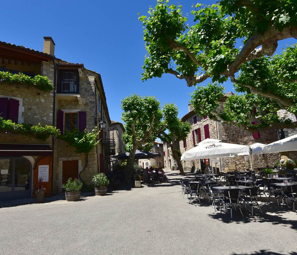 VILLAGE MEDIEVAL 4KMS