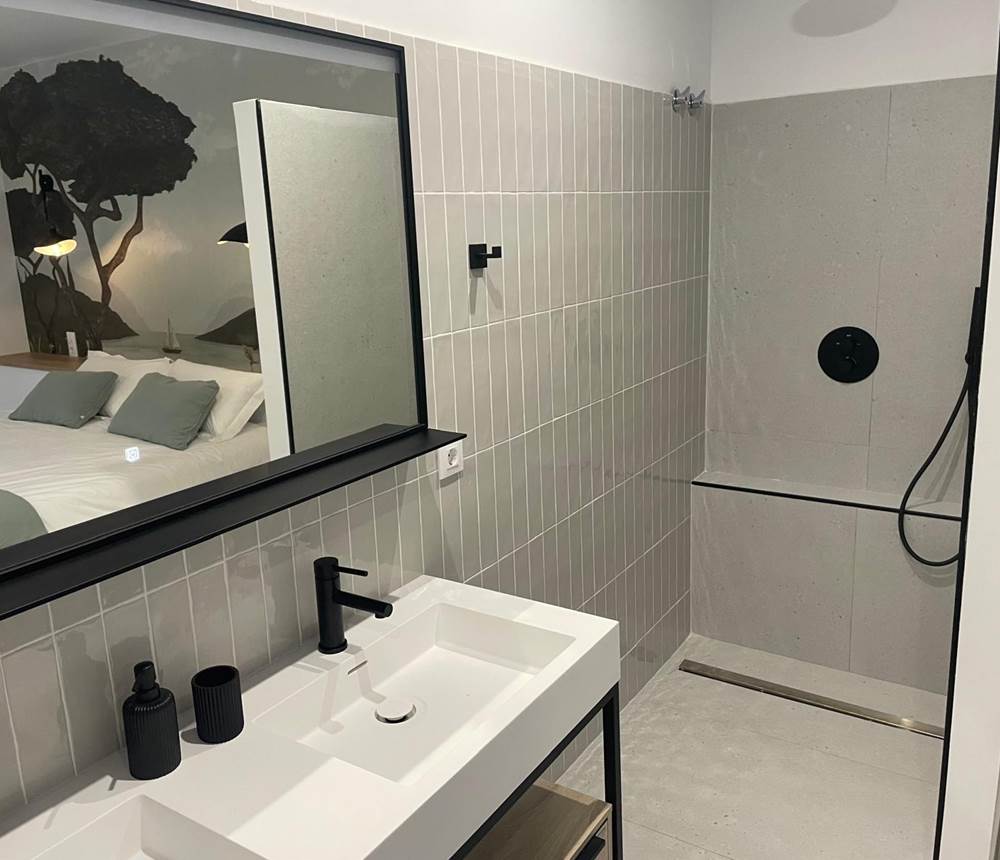 Douche chambre arriére 1
