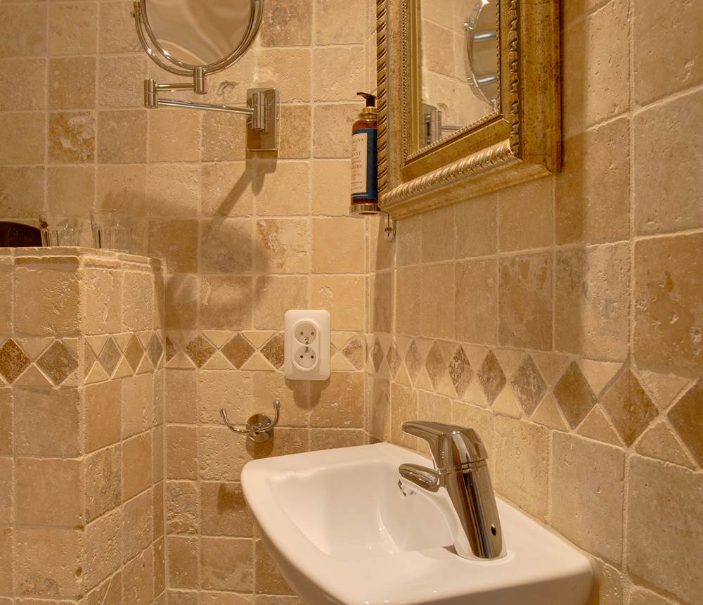 Escapat bathroom