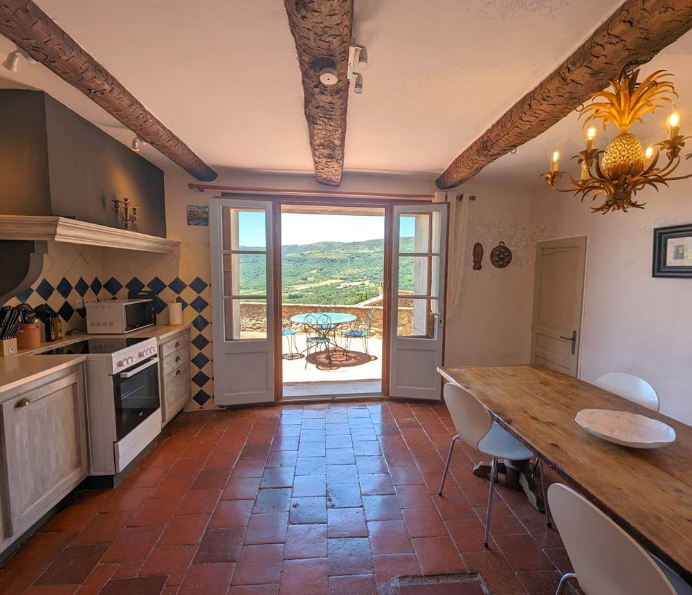 kitchen diner of La Terrasse apartment