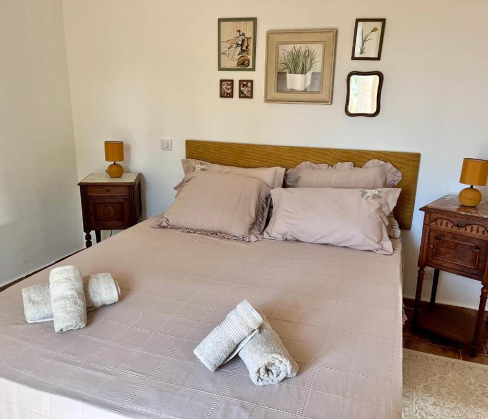 Chambre élégante à l’esprit raffiné et apaisant.