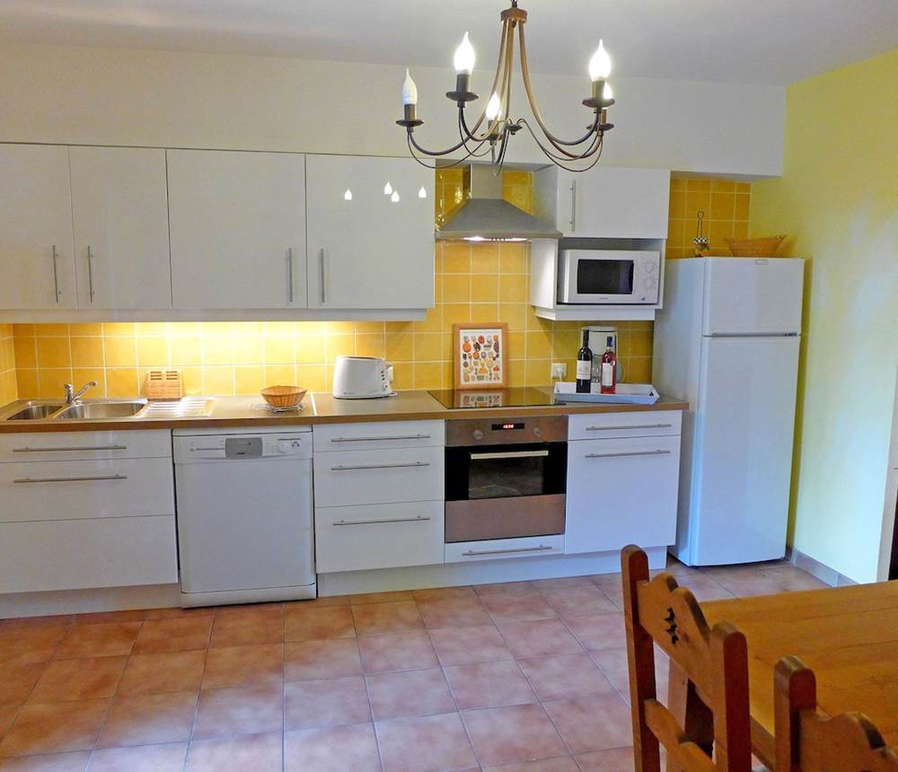 CHÂTEAU-MAYLANDIE-Le-Gîte-Malvoisie-Cuisine
