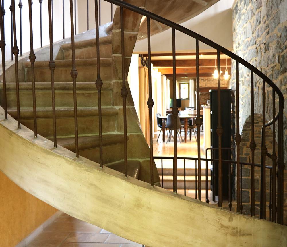 Escalier menant à l'étage