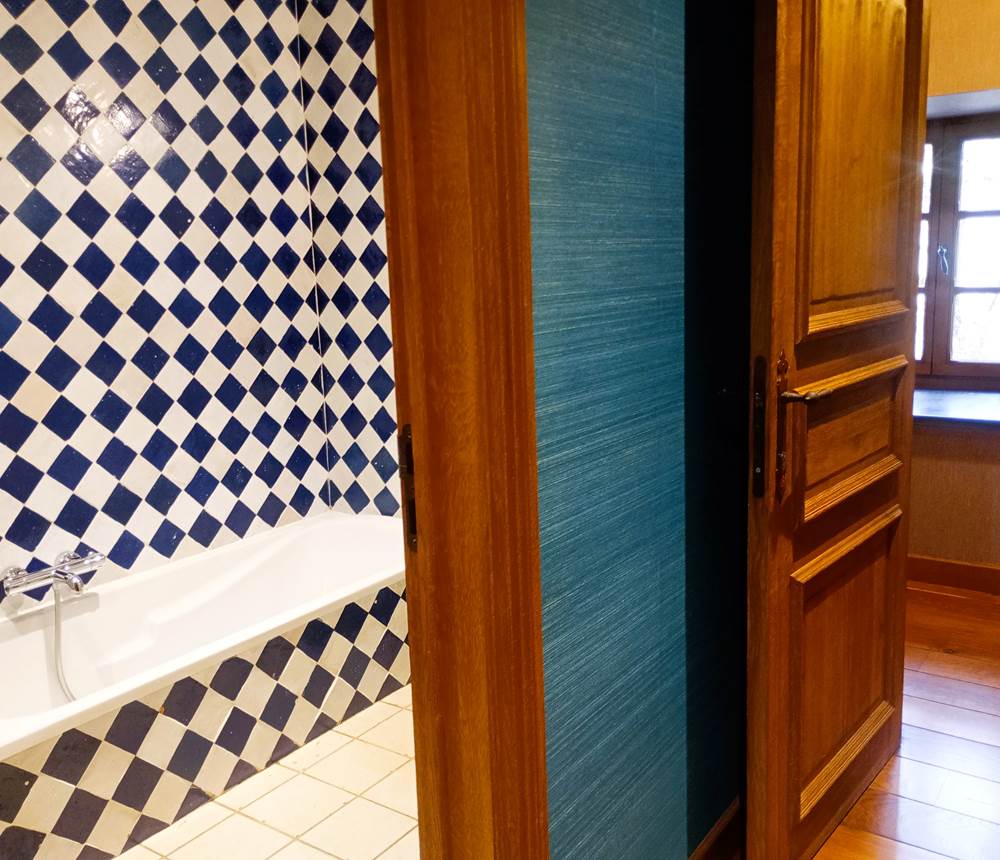 Salle de bain, baignoire, lavabo, WC