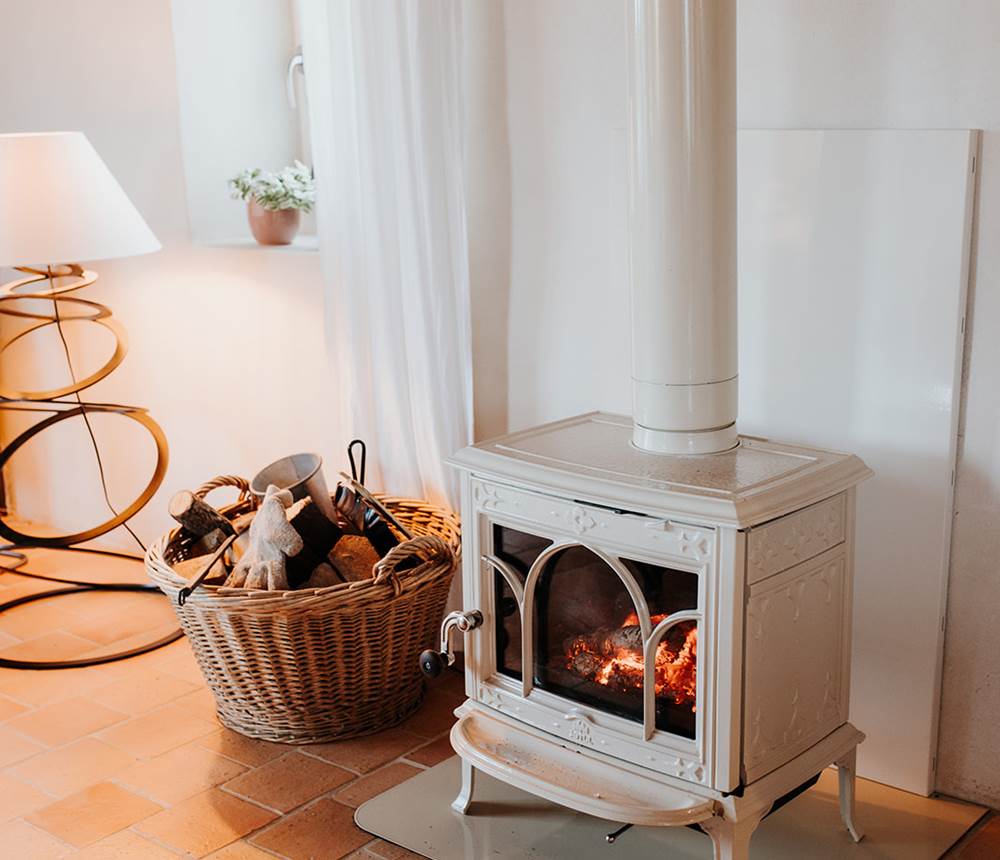 La Grange, gîte cosy en bord de mer, poêle Jotul