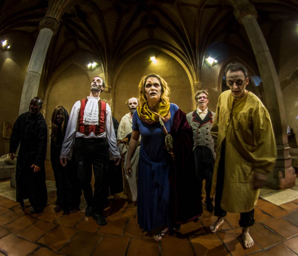 Abbaye de Belleperche - Attention fantomes - ©Aude Rayssac