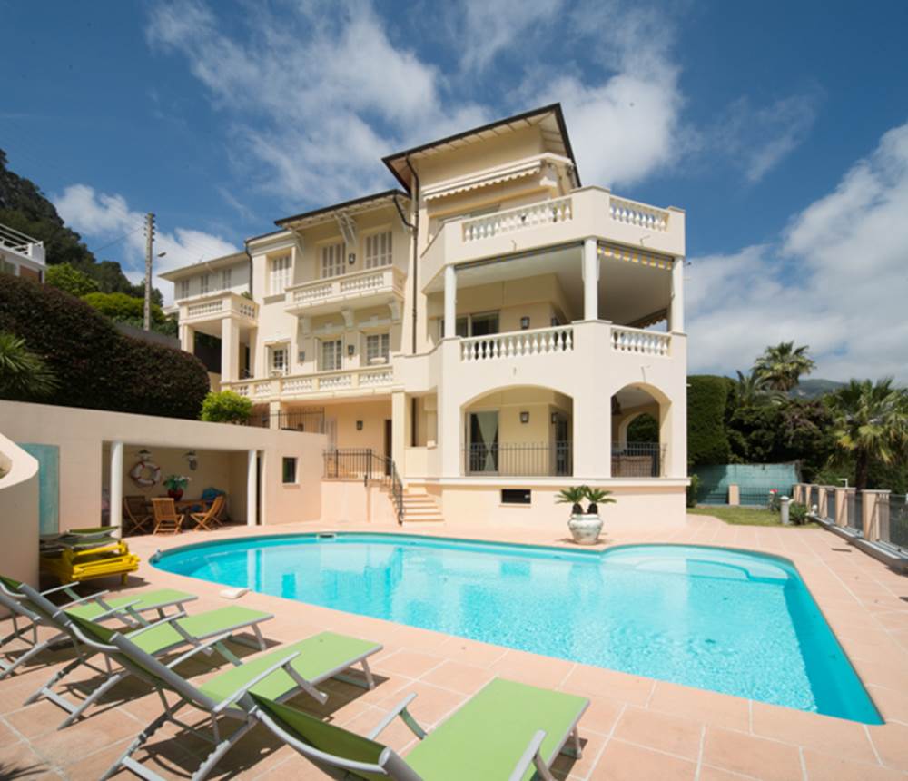 Villa piscine avec vue mer