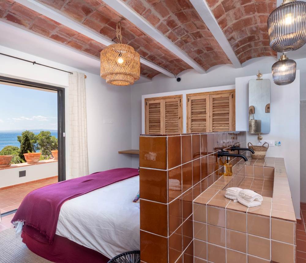 22 Oliveres Patio Chambre 2 et salle d'eau