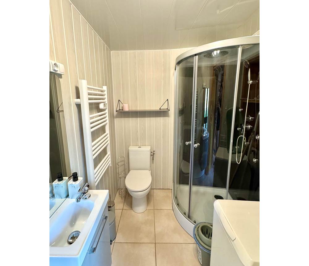 The Barn Gite - Bathroom 3, Ground Floor