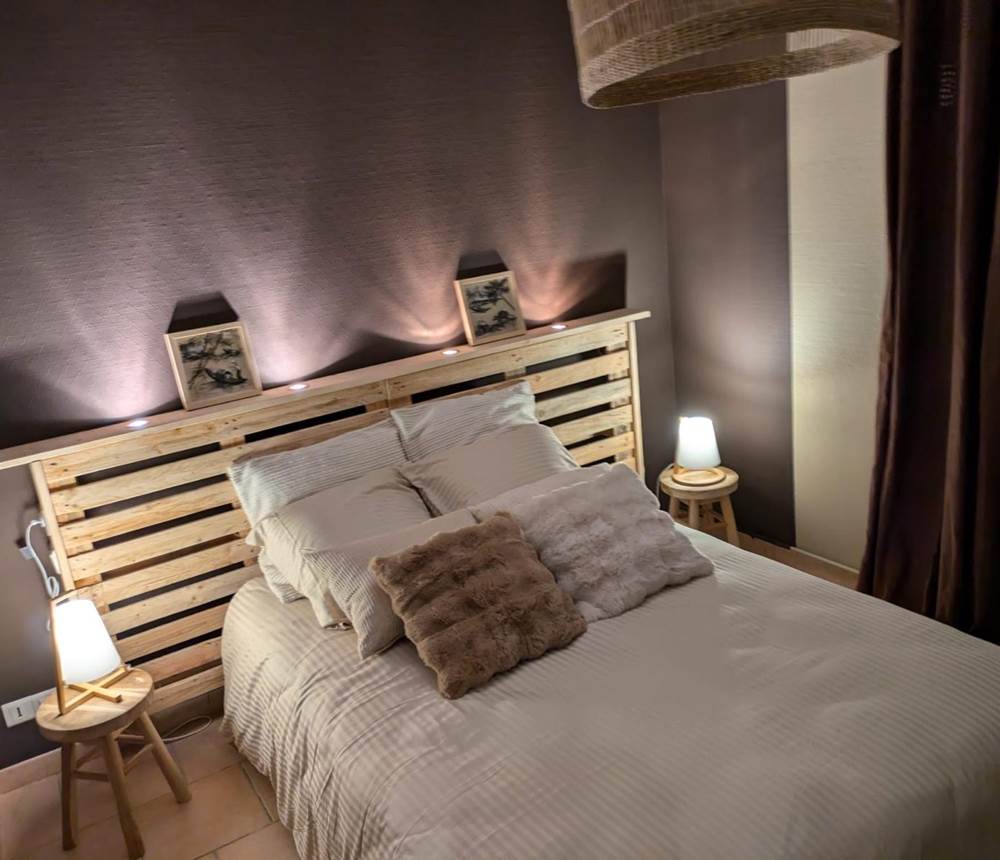Chambre cocon gîte 14 personnes proche Lisieux