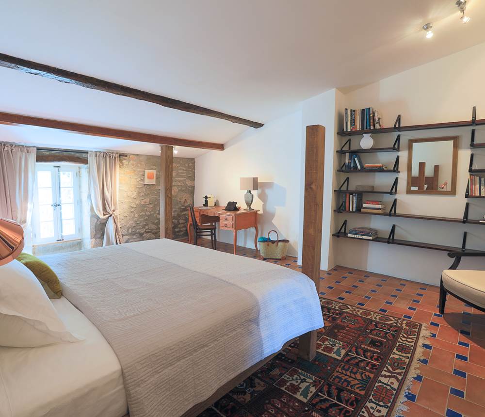 Salagou bed