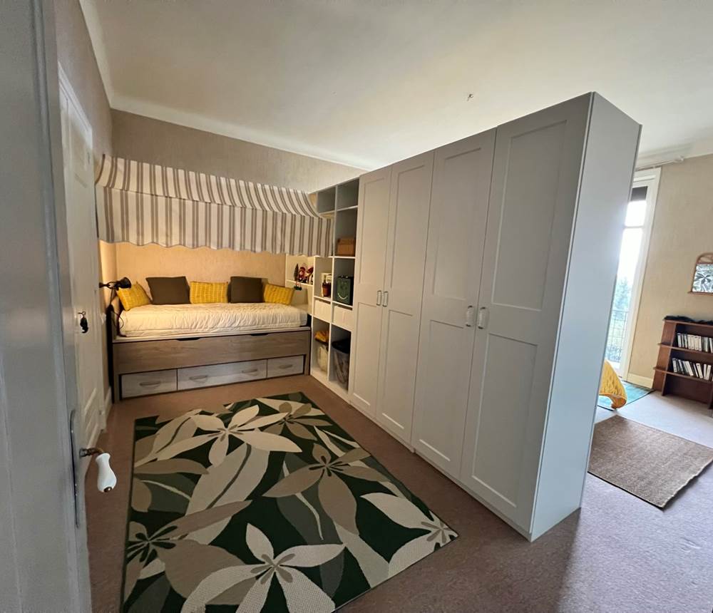 Coin enfant 10m2 bien séparé, nombreux rangements