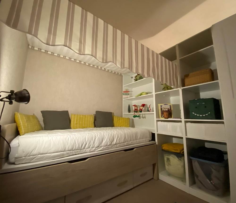 Lit gigogne grand confort 2 lit 90 x 200cm, avec un espace jeux pour les enfants