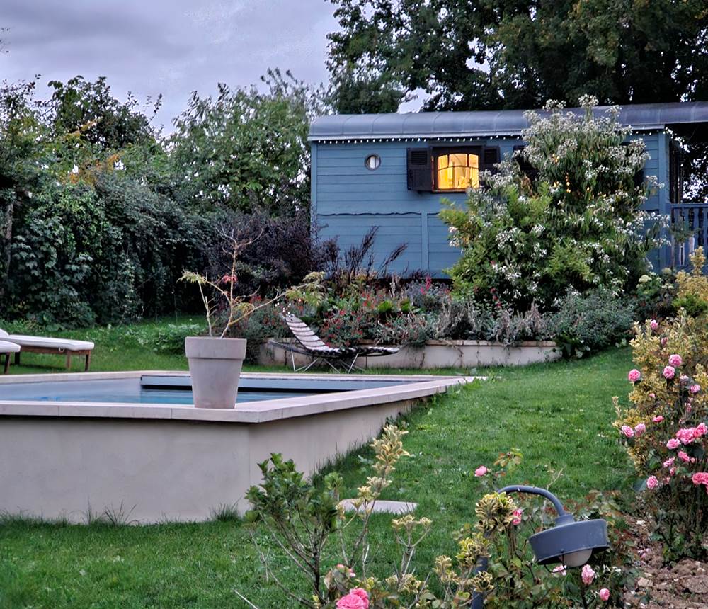 roulotte et piscine