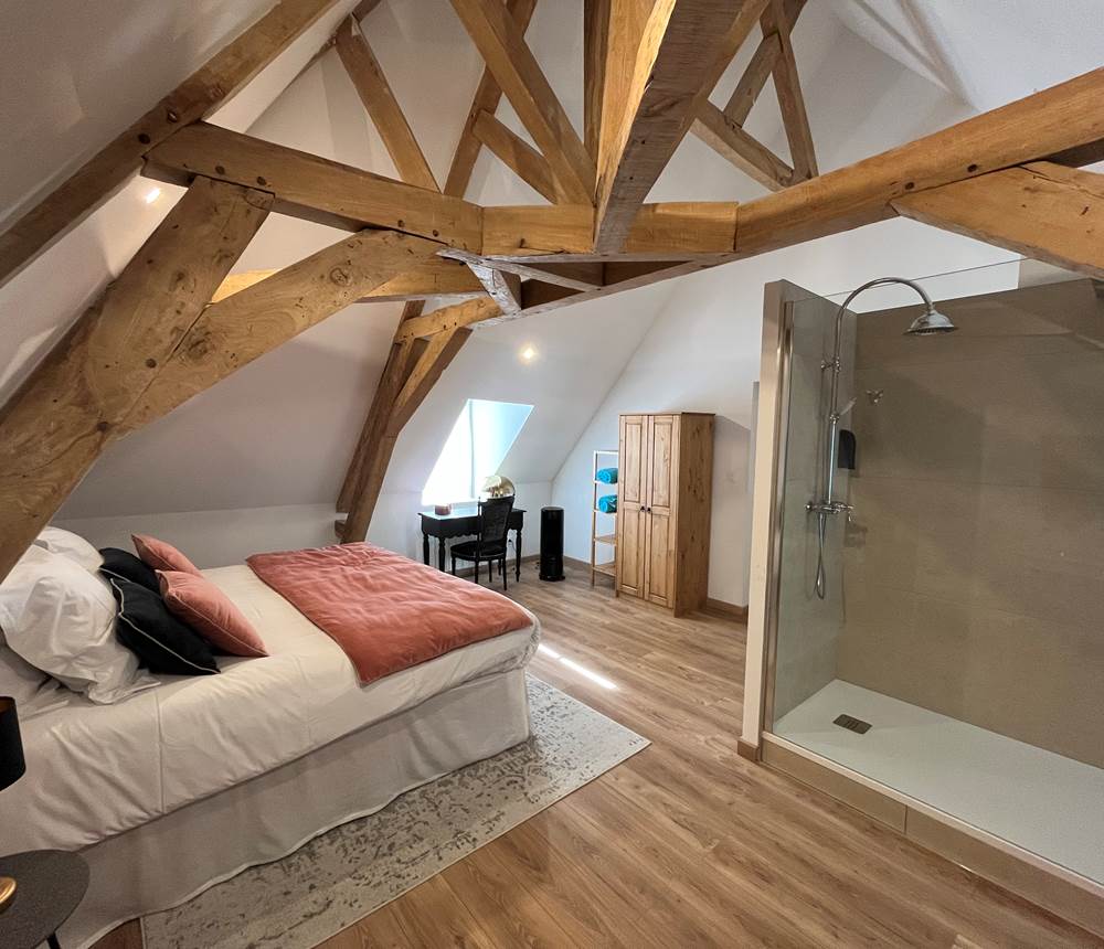 Chambre et Salle de douche