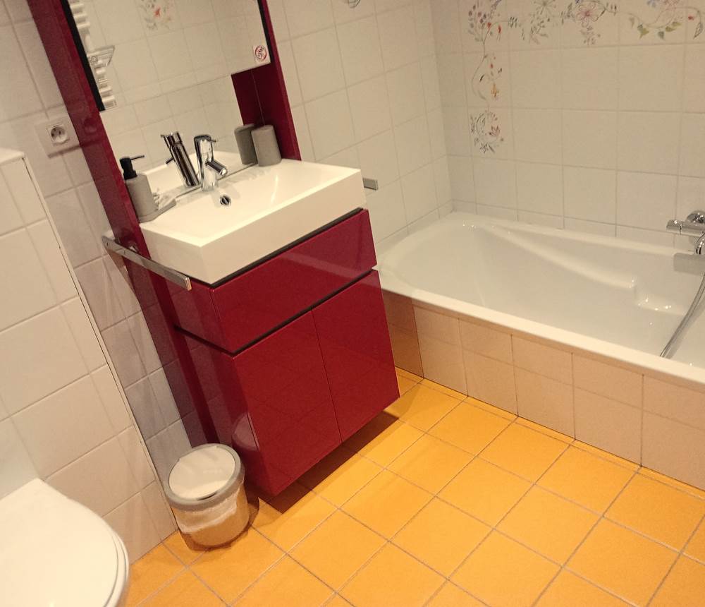 Salle de bain, baignoire, lavabo, WC