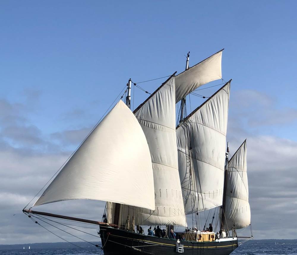 Le Corentin sous voiles