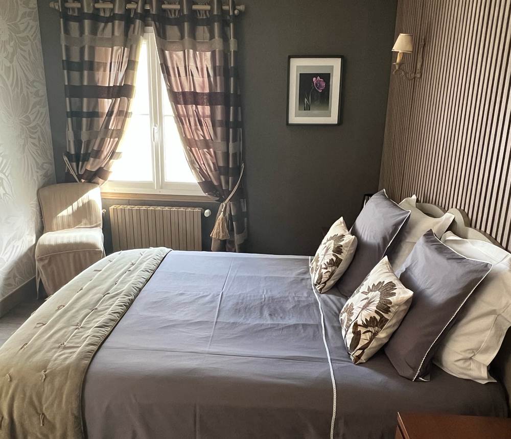 Chambre double vue cour proche Amboise et Tours