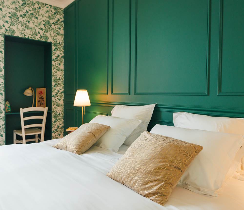 Chambre verte tête de lit gite de charme Le Quatre Feuilles proche Puy du Fou