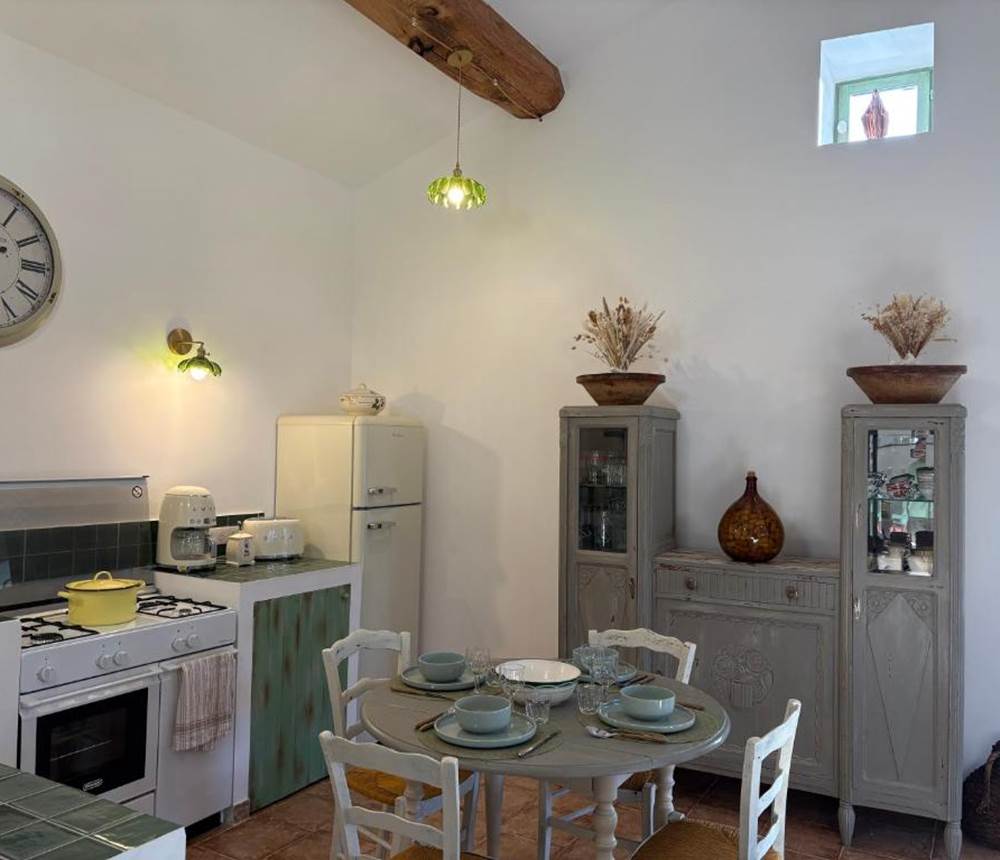 Cuisine élégante au charme rustique et raffiné.