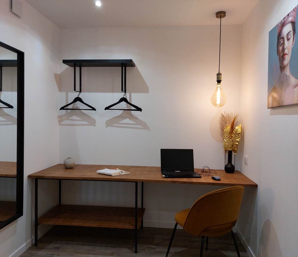 Appartement A - La chambre 2 et son espace de travail
