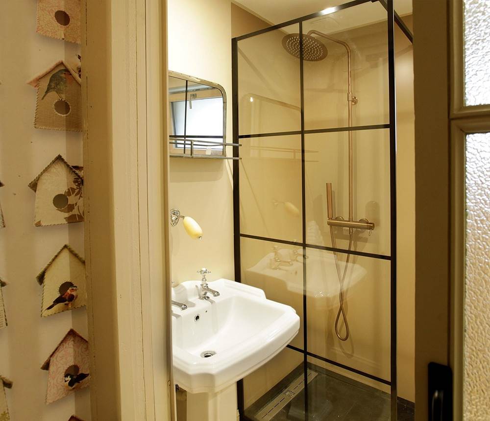 SALLE D'EAU - REZ-DE-CHAUSSÉE