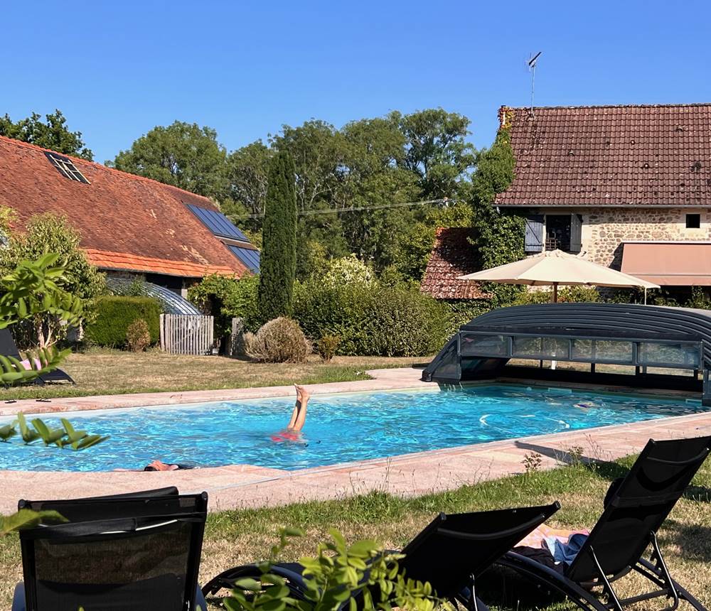 La piscine avec abri rétractable