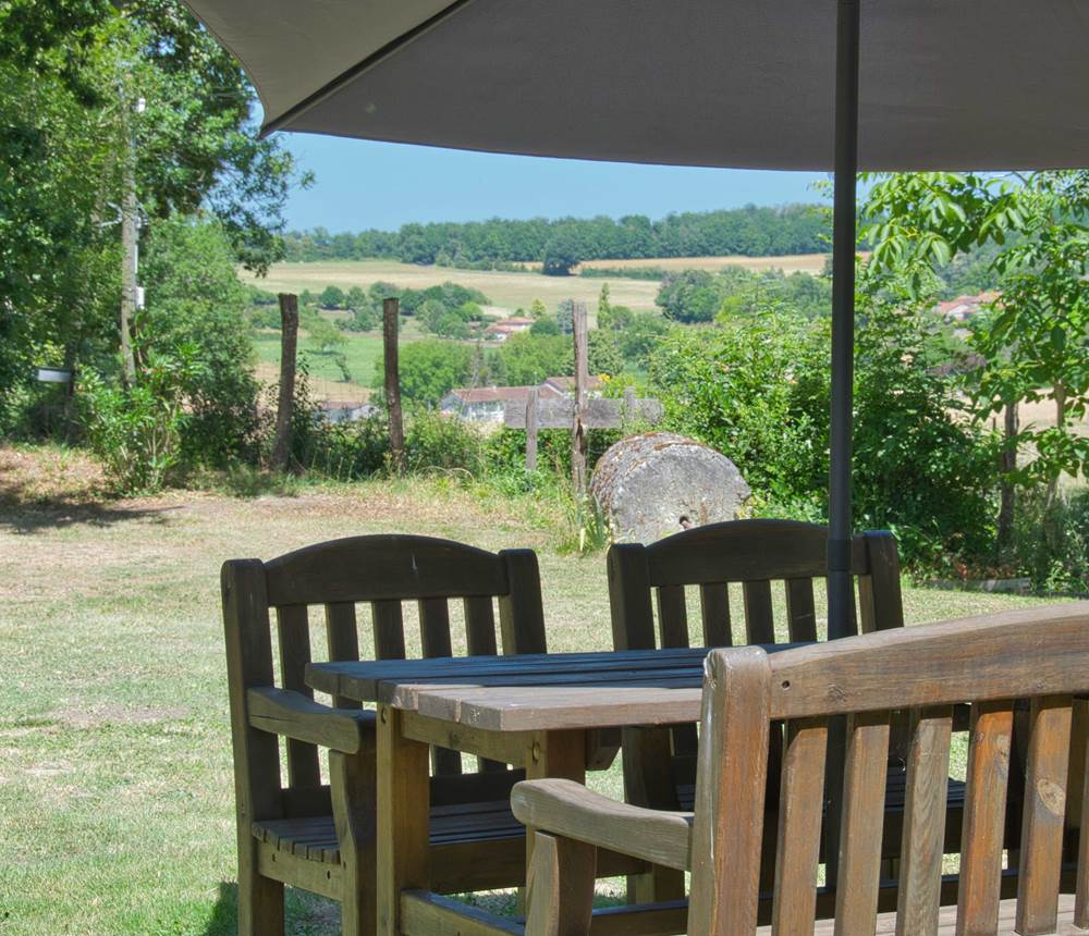The Lodge Gite - Garden Area