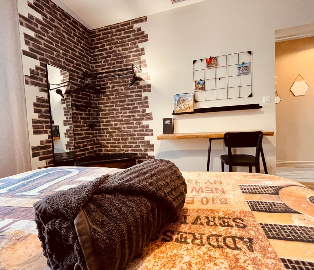 Nid Cosy Bordeaux - Chambre INDUS, Miroir d'Ô