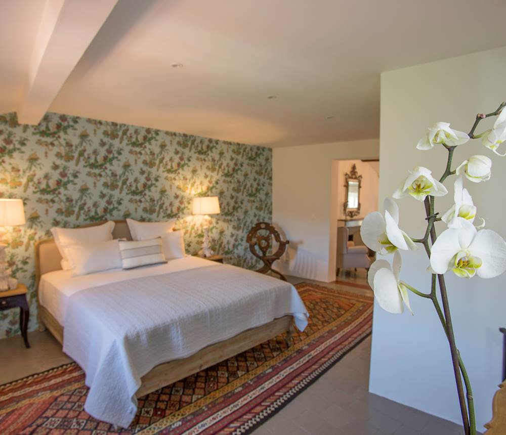 Lunas bedroom