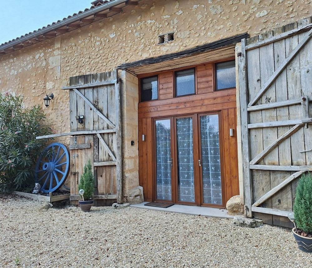 The Barn Gite - Front Entrance