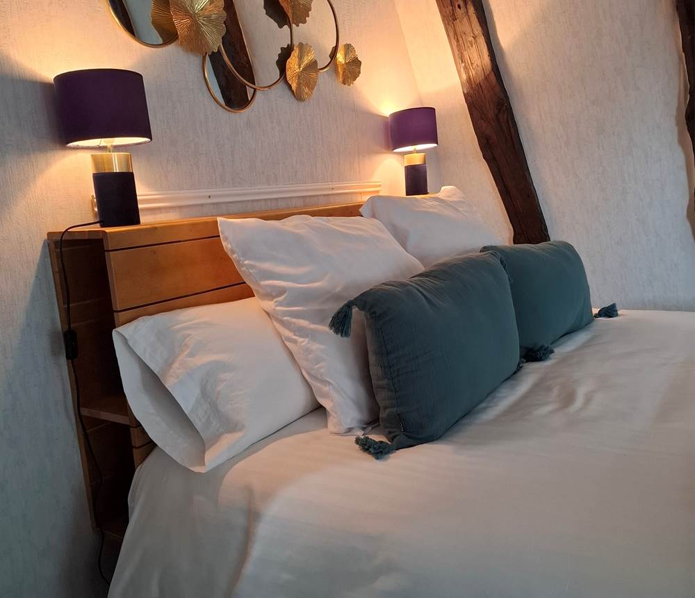 chambre tilleul- les-charmes-de-sarlat