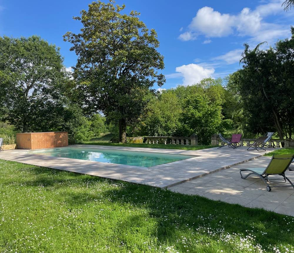 Extérieur Piscine - La Grande Salamandre