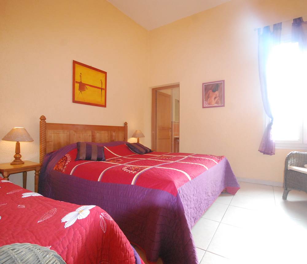 Chambre 2 à l'étage