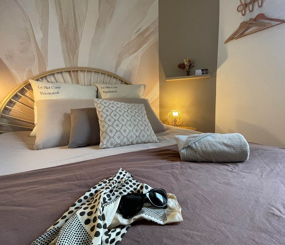 Nid Cosy Bordeaux - Chambre BOHEME Port Lune