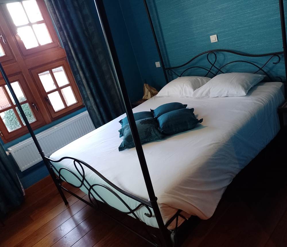 Chambre lit 2 personnes avec salle de bain