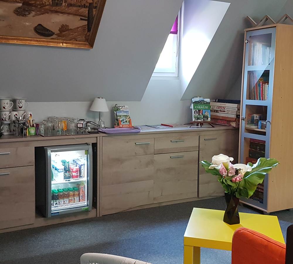 Mini bar, bibliothèque, jeux de société...