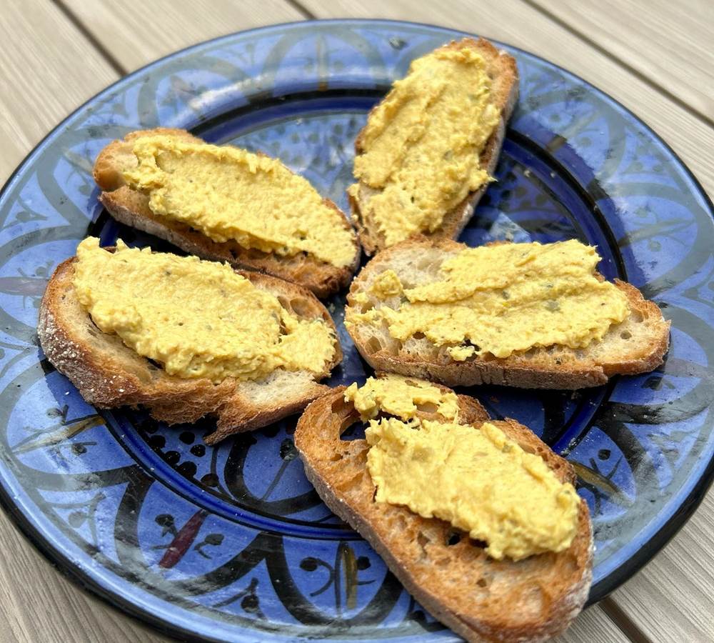 En apéro : toast aux rillettes locales