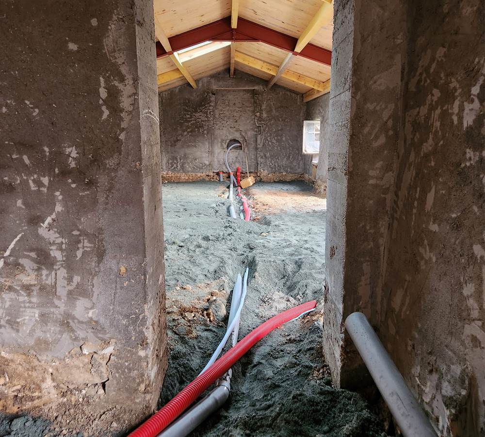 Travaux salle de réception Passage gaines et canalisation avant coulage de dalle