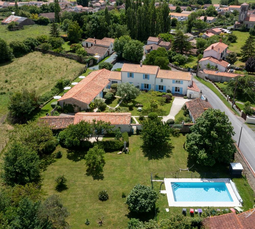 L'Enclos bleu vu du ciel