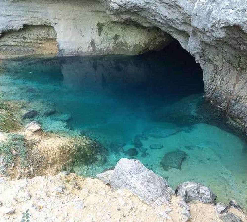 le-gouffre-des-mysteres-a-fontaine-de-vaucluse-1601283807
