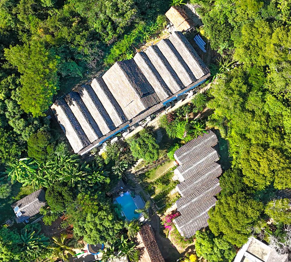 Le Rofia Lodge Ambatoloaka Nosy Be vue d'en haut - jardin piscine, bungalow