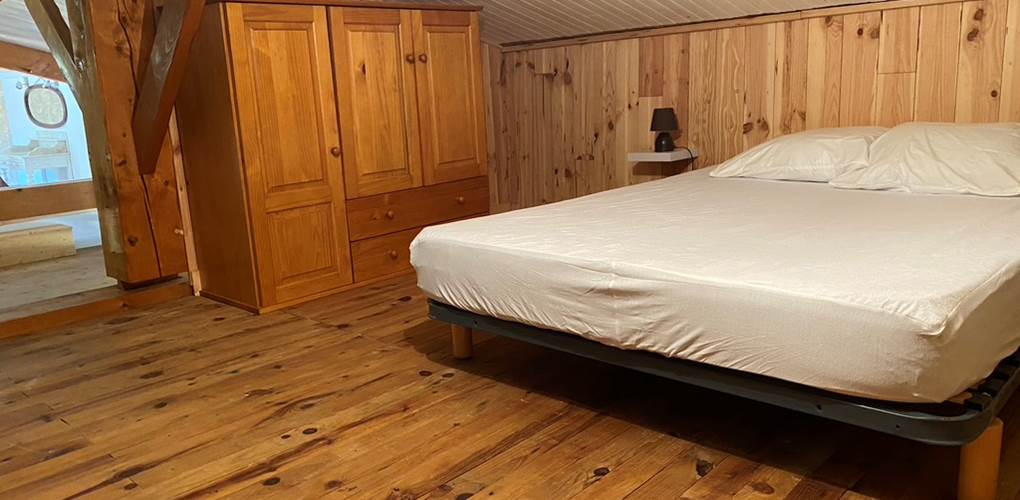 Chambre avec lit de 140